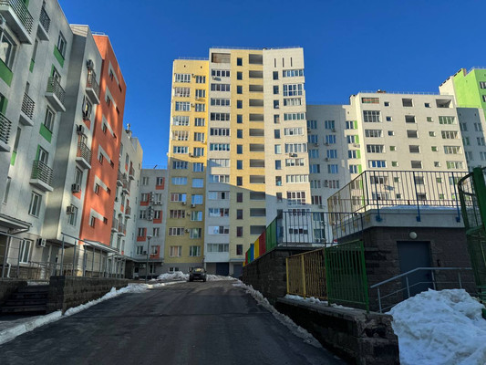 Продам трехкомнатную (3-комн.) квартиру, Комсомольская ул, 15, Уфа г