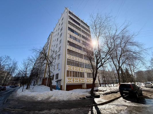 Продам трехкомнатную (3-комн.) квартиру, Эшкинина ул, 9, Йошкар-Ола г