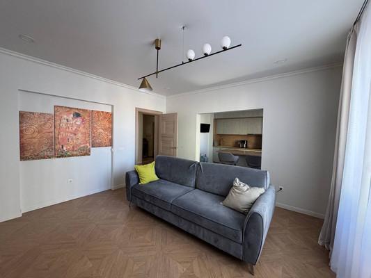 Продам трехкомнатную (3-комн.) квартиру, Комсомольская ул, 15, Уфа г