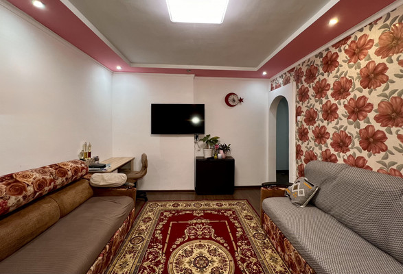 Продам двухкомнатную (2-комн.) квартиру, Ленина ул, 124, Волгодонск г