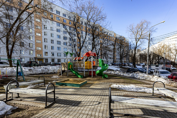 Продам однокомнатную (1-комн.) квартиру, Кленовый б-р, 4, Москва г