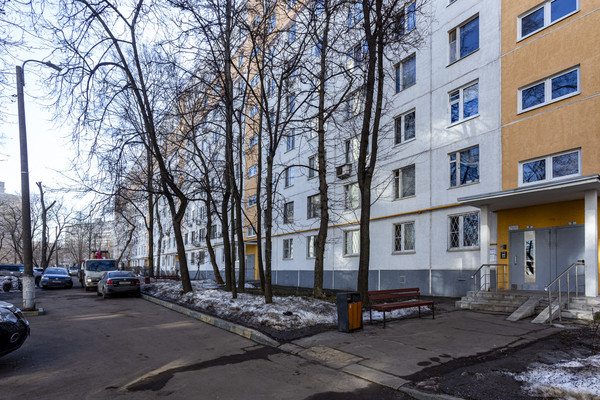 Продам однокомнатную (1-комн.) квартиру, Кленовый б-р, 4, Москва г