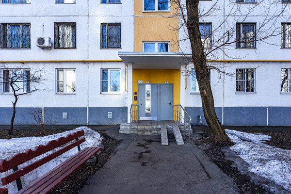 Продам однокомнатную (1-комн.) квартиру, Кленовый б-р, 4, Москва г