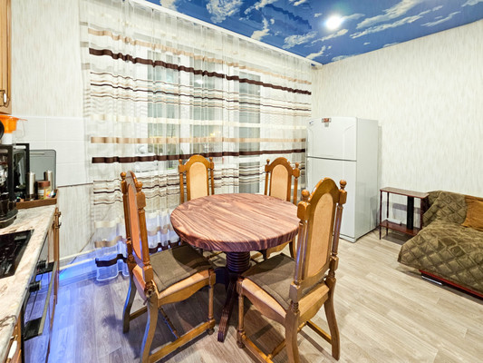 Продам двухкомнатную (2-комн.) квартиру, Георгия Величко ул, 5, Ханты-Мансийск г