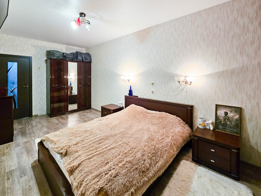 Продам двухкомнатную (2-комн.) квартиру, Георгия Величко ул, 5, Ханты-Мансийск г