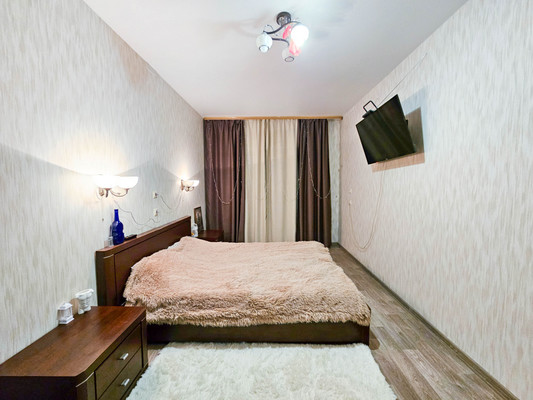 Продам двухкомнатную (2-комн.) квартиру, Георгия Величко ул, 5, Ханты-Мансийск г