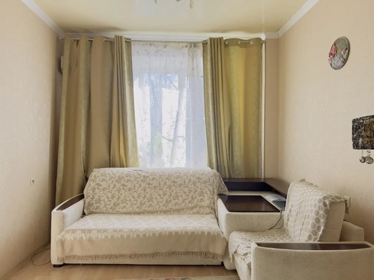 Продам двухкомнатную (2-комн.) квартиру, Орджоникидзе ул, 42, Загорянский дп