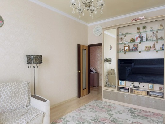 Продам двухкомнатную (2-комн.) квартиру, Орджоникидзе ул, 42, Загорянский дп