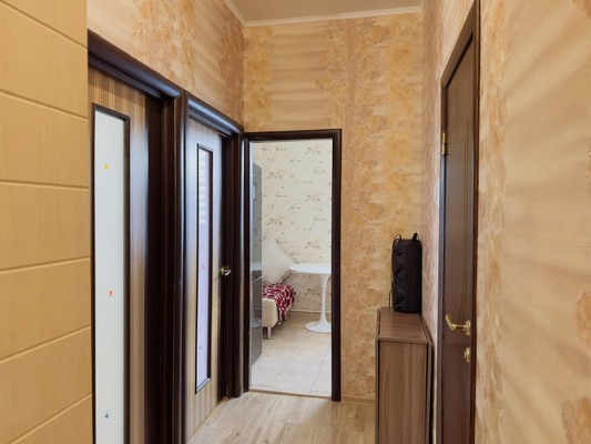 Продам двухкомнатную (2-комн.) квартиру, Орджоникидзе ул, 42, Загорянский дп