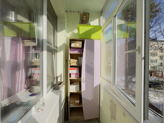 Продам двухкомнатную (2-комн.) квартиру, Орджоникидзе ул, 42, Загорянский дп