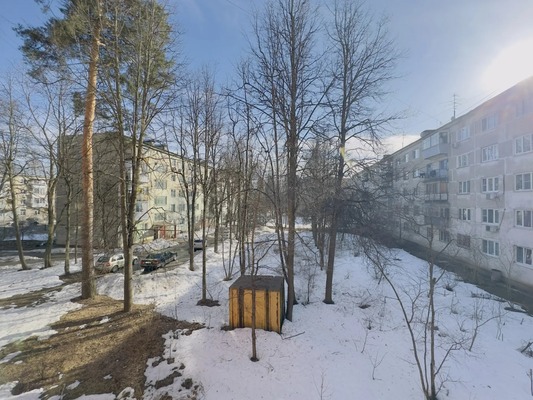 Продам двухкомнатную (2-комн.) квартиру, Орджоникидзе ул, 42, Загорянский дп