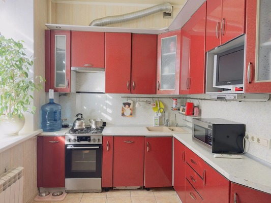 Продам двухкомнатную (2-комн.) квартиру, Орджоникидзе ул, 42, Загорянский дп