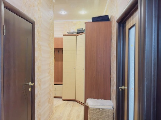 Продам двухкомнатную (2-комн.) квартиру, Орджоникидзе ул, 42, Загорянский дп