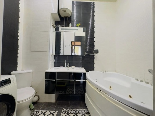 Продам двухкомнатную (2-комн.) квартиру, Орджоникидзе ул, 42, Загорянский дп