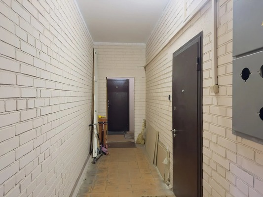 Продам двухкомнатную (2-комн.) квартиру, Орджоникидзе ул, 42, Загорянский дп