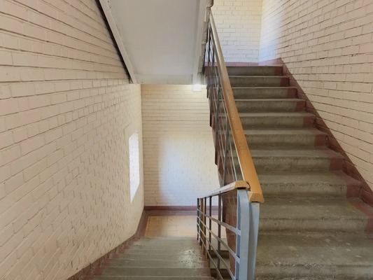 Продам двухкомнатную (2-комн.) квартиру, Орджоникидзе ул, 42, Загорянский дп