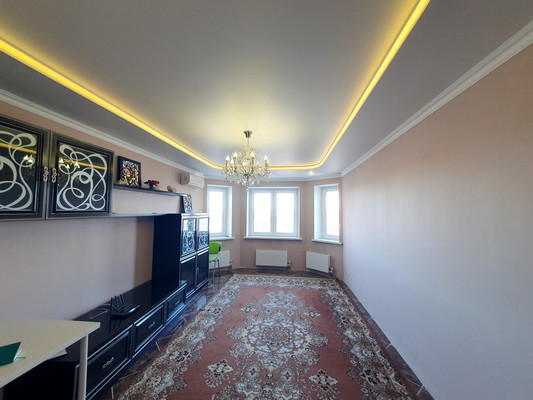 Продам трехкомнатную (3-комн.) квартиру, 50 лет НЛМК ул, 2в, Липецк г