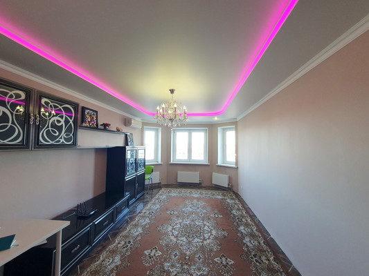 Продам трехкомнатную (3-комн.) квартиру, 50 лет НЛМК ул, 2в, Липецк г