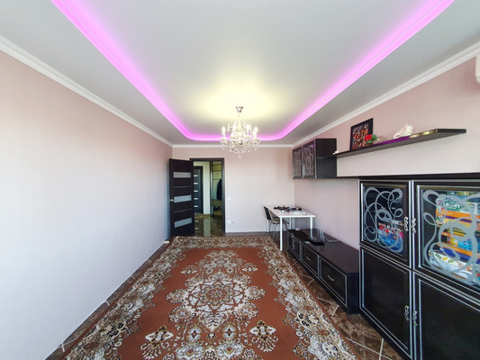 Продам трехкомнатную (3-комн.) квартиру, 50 лет НЛМК ул, 2в, Липецк г