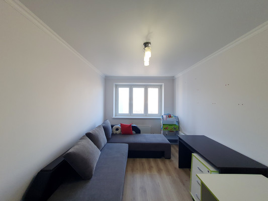 Продам трехкомнатную (3-комн.) квартиру, 50 лет НЛМК ул, 2в, Липецк г