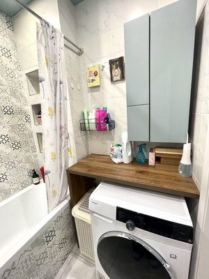 Продам двухкомнатную (2-комн.) квартиру, Никанорова ул, 4, Симферополь г