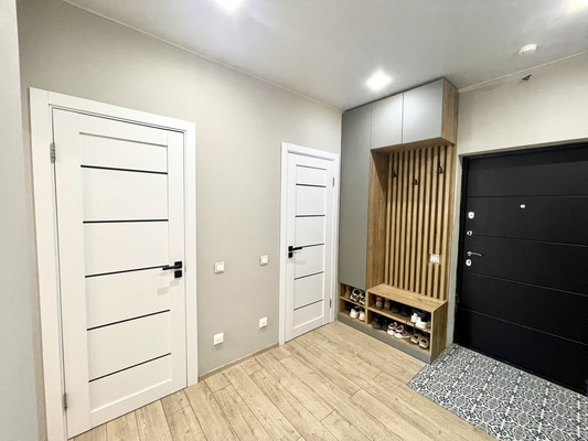 Продам двухкомнатную (2-комн.) квартиру, Никанорова ул, 4, Симферополь г