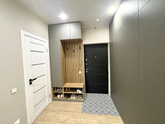 Продам двухкомнатную (2-комн.) квартиру, Никанорова ул, 4, Симферополь г