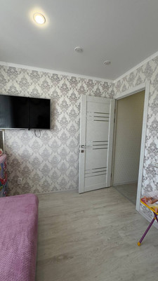 Продам трехкомнатную (3-комн.) квартиру, 24-й мкр, 6, Октябрьский г