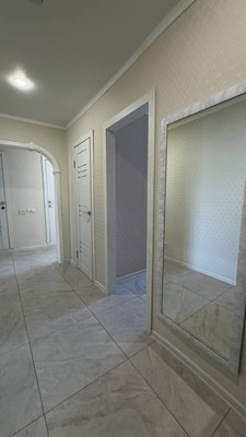 Продам трехкомнатную (3-комн.) квартиру, 24-й мкр, 6, Октябрьский г