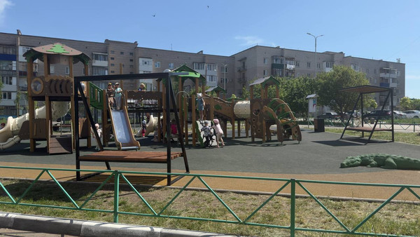 Продам трехкомнатную (3-комн.) квартиру, 24-й мкр, 6, Октябрьский г