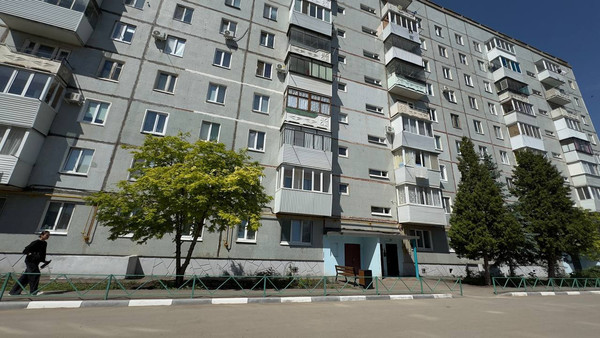 Продам трехкомнатную (3-комн.) квартиру, 24-й мкр, 6, Октябрьский г