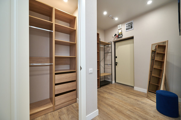 Продам двухкомнатную (2-комн.) квартиру, Торговая ул, 6, Заречье рп