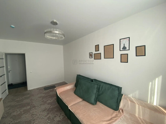 Продам однокомнатную (1-комн.) квартиру, Гренадерская ул, 9к1, Десеновское п