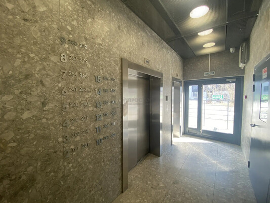 Продам однокомнатную (1-комн.) квартиру, Гренадерская ул, 9к1, Десеновское п