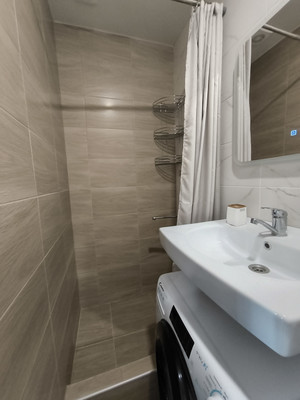 Продам однокомнатную (1-комн.) квартиру, Амирхана Еники ул, 10, Казань г