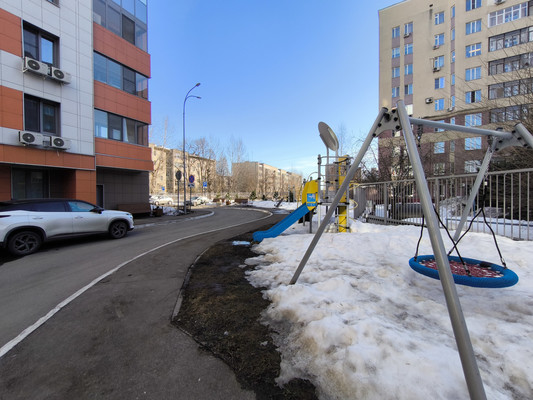 Продам однокомнатную (1-комн.) квартиру, Амирхана Еники ул, 10, Казань г