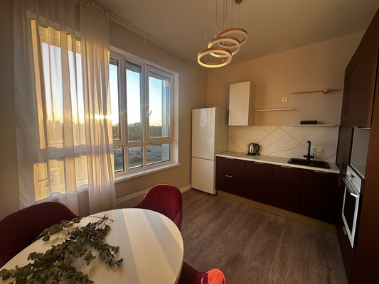 Продам двухкомнатную (2-комн.) квартиру, Луговая ул, 6кк1, Заречье рп