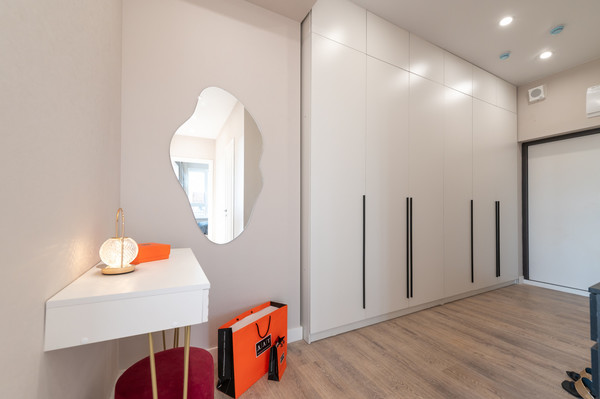 Продам двухкомнатную (2-комн.) квартиру, Луговая ул, 6кк1, Заречье рп