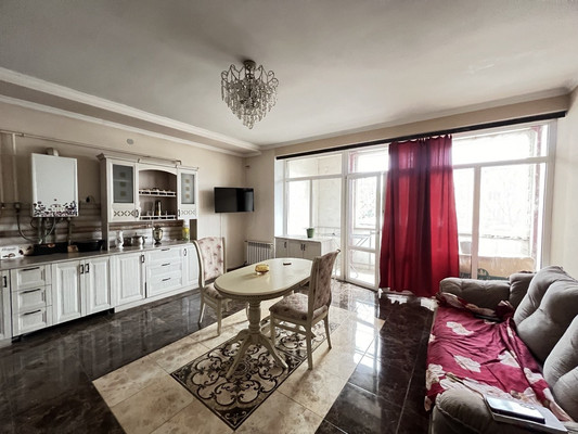 Продам двухкомнатную (2-комн.) квартиру, Поповкина ул, 8а, Симферополь г