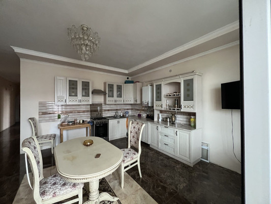 Продам двухкомнатную (2-комн.) квартиру, Поповкина ул, 8а, Симферополь г