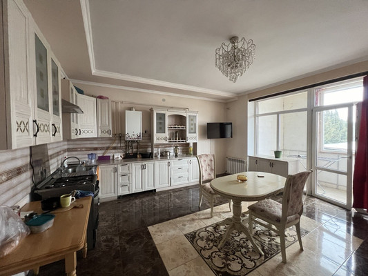 Продам двухкомнатную (2-комн.) квартиру, Поповкина ул, 8а, Симферополь г