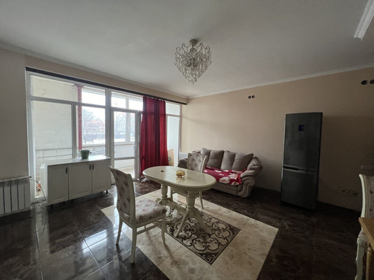 Продам двухкомнатную (2-комн.) квартиру, Поповкина ул, 8а, Симферополь г