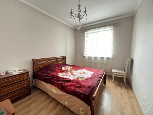 Продам двухкомнатную (2-комн.) квартиру, Поповкина ул, 8а, Симферополь г