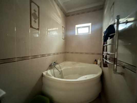 Продам двухкомнатную (2-комн.) квартиру, Поповкина ул, 8а, Симферополь г