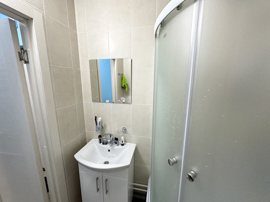 Продам однокомнатную (1-комн.) квартиру, Тихая ул, 13к3, Бугры п