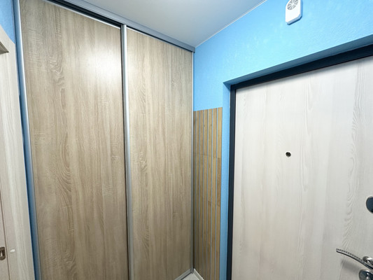 Продам однокомнатную (1-комн.) квартиру, Тихая ул, 13к3, Бугры п