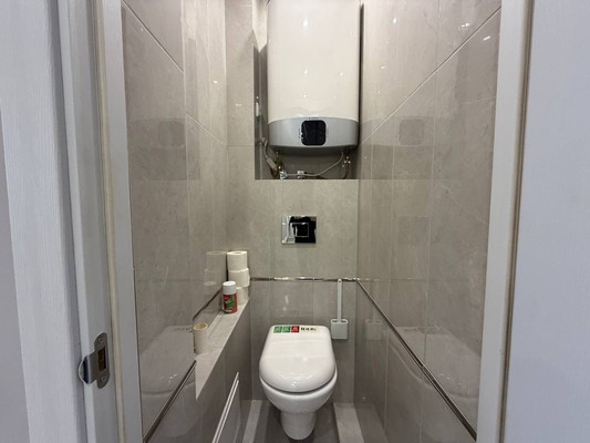 Продам трехкомнатную (3-комн.) квартиру, Победы пр-кт, 82, Симферополь г