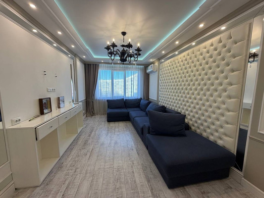 Продам трехкомнатную (3-комн.) квартиру, Победы пр-кт, 82, Симферополь г