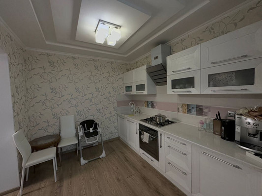 Продам двухкомнатную (2-комн.) квартиру, И.Г.Лексина ул, 64, Симферополь г