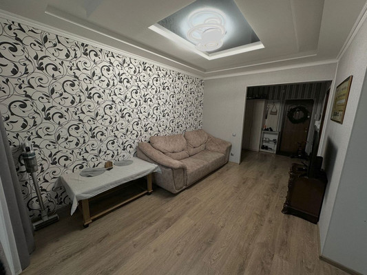 Продам двухкомнатную (2-комн.) квартиру, И.Г.Лексина ул, 64, Симферополь г